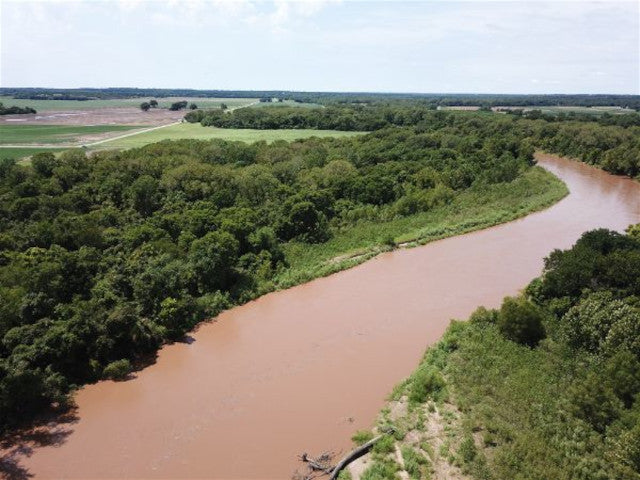 Beautiful hunting property and a Deer Haven. 300 acre Hunting Lease Coop Includes 88 acres on the River - River Coop