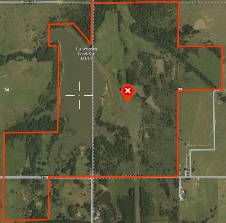 560 acres with 8 Ponds and 120 acre Lake in Hughes County - North End